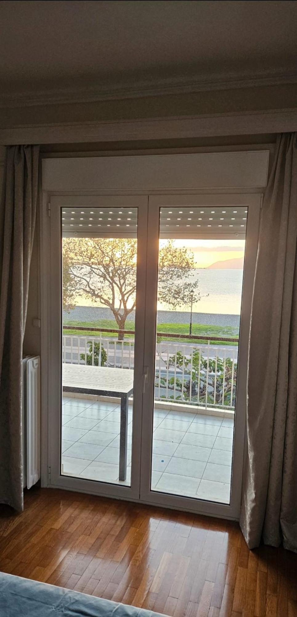Nafpaktos Beach House Sea View Apartment First Floor Zewnętrze zdjęcie