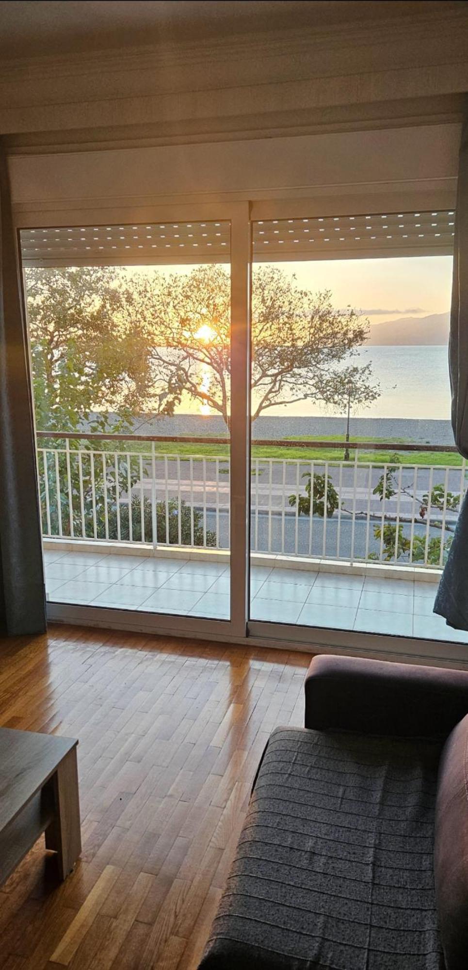 Nafpaktos Beach House Sea View Apartment First Floor Zewnętrze zdjęcie