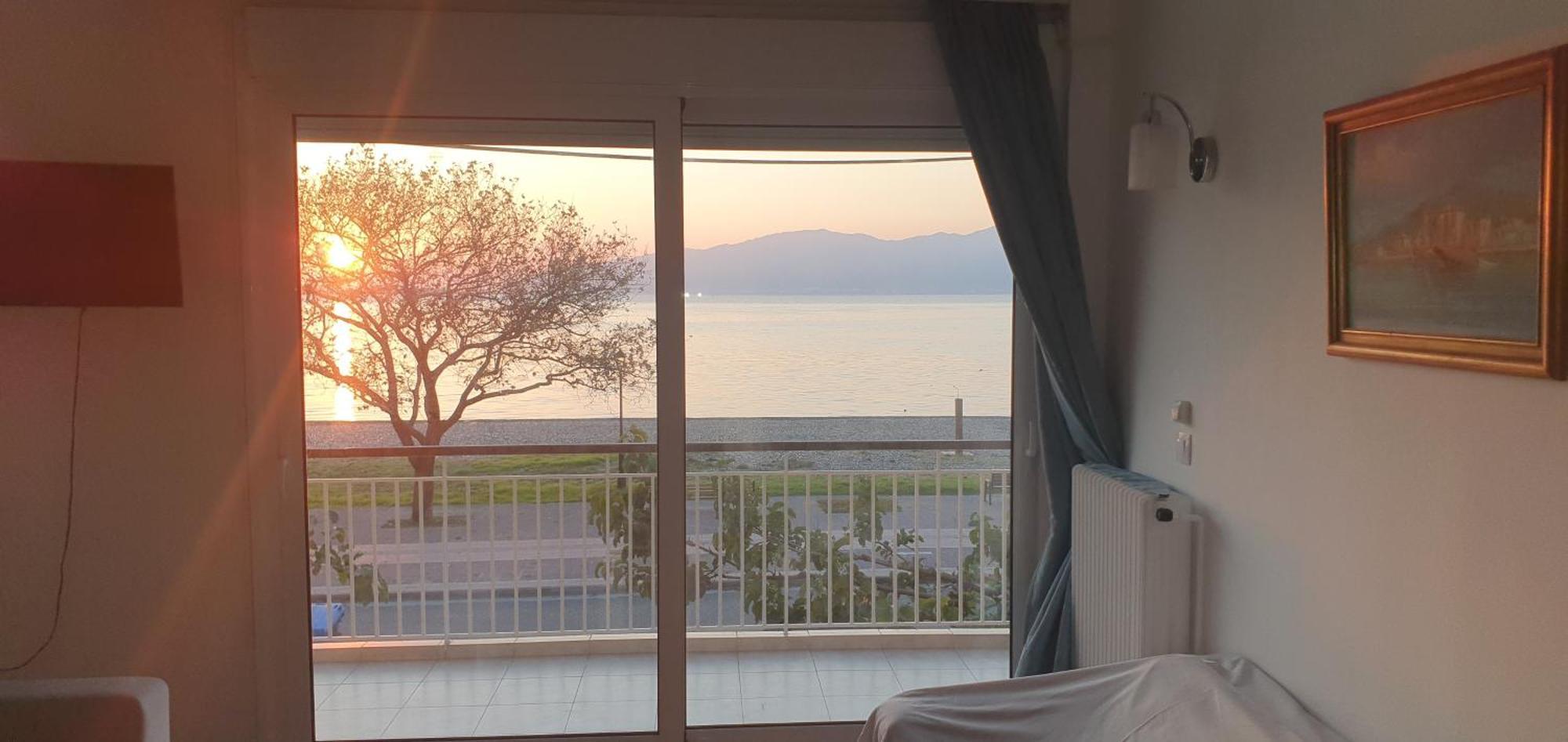 Nafpaktos Beach House Sea View Apartment First Floor Zewnętrze zdjęcie