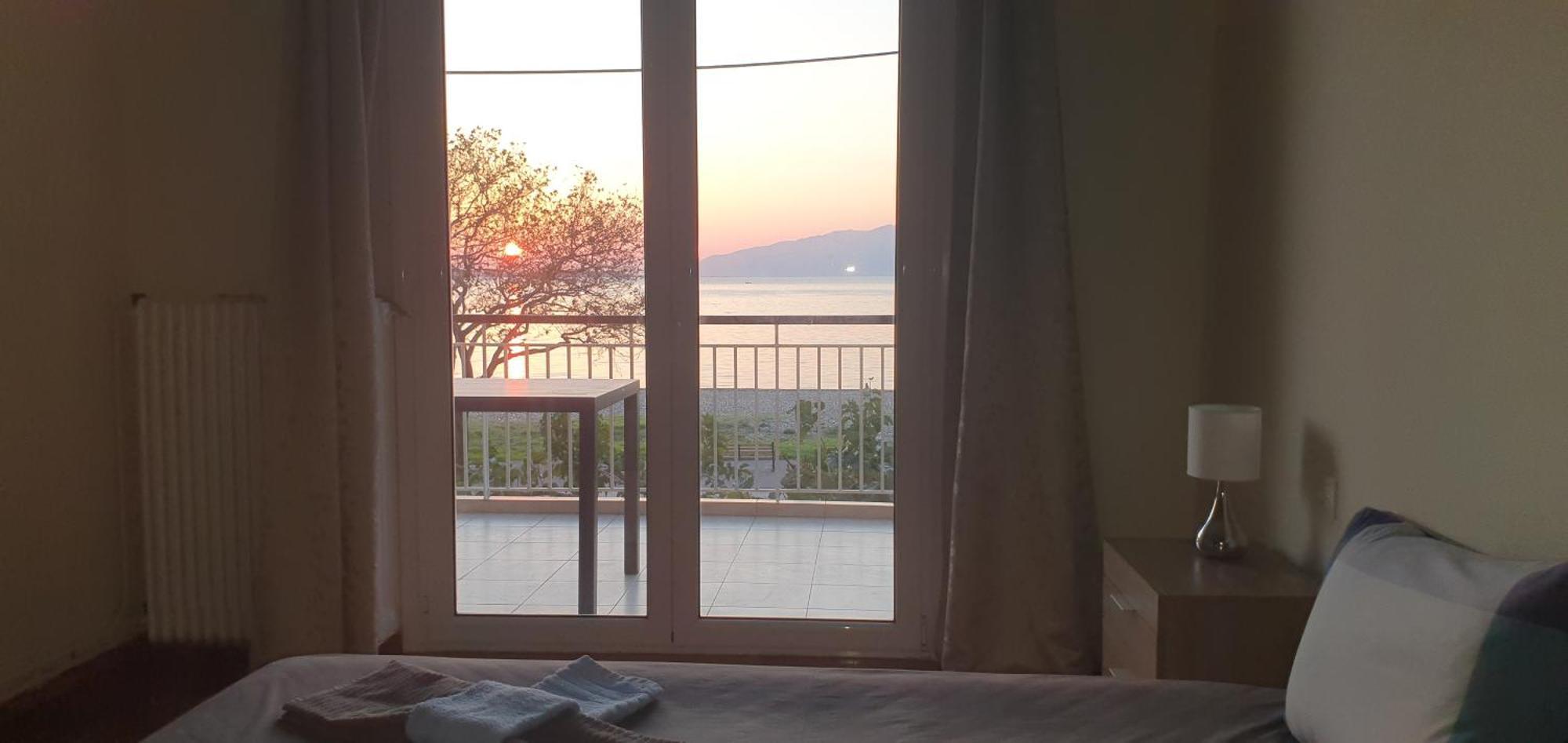 Nafpaktos Beach House Sea View Apartment First Floor Zewnętrze zdjęcie