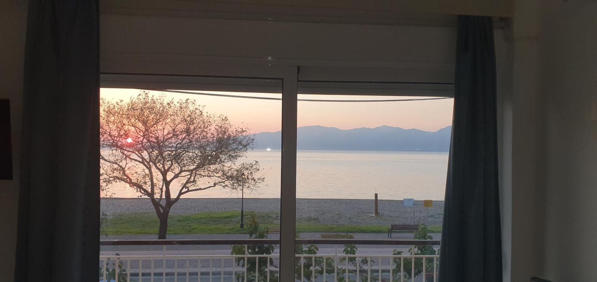 Nafpaktos Beach House Sea View Apartment First Floor Zewnętrze zdjęcie