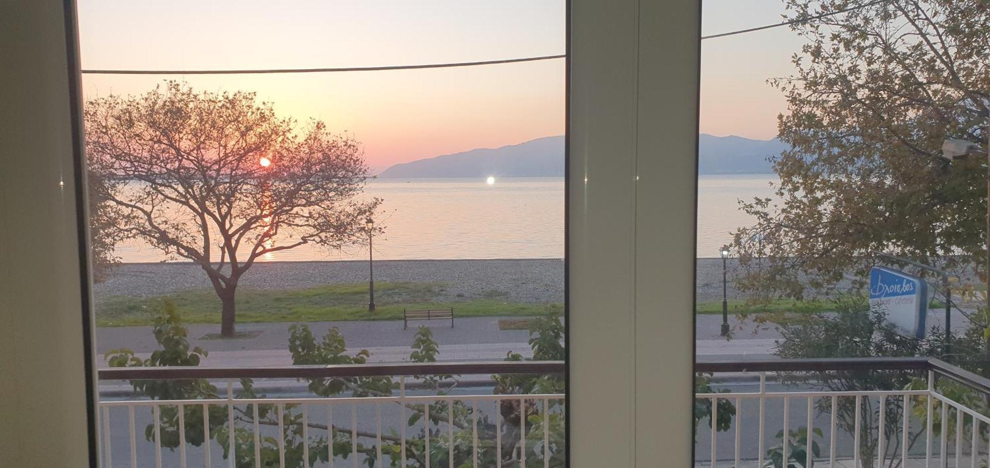 Nafpaktos Beach House Sea View Apartment First Floor Zewnętrze zdjęcie
