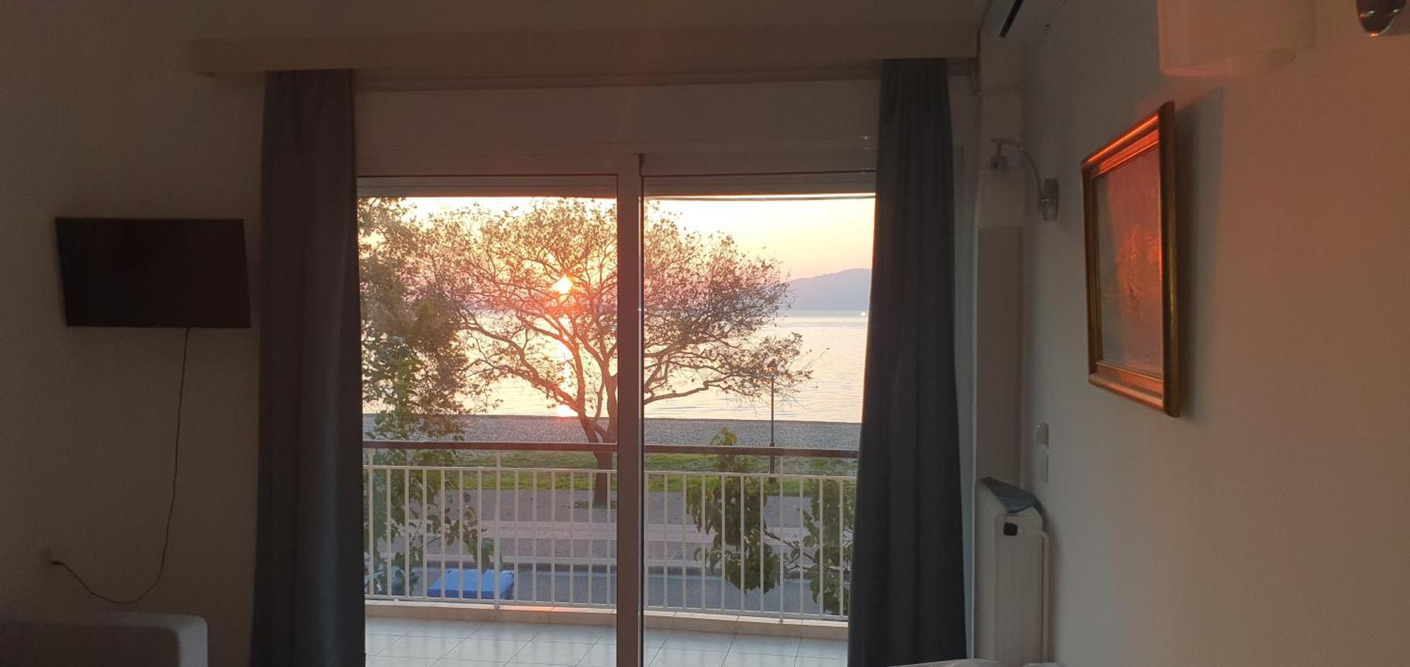 Nafpaktos Beach House Sea View Apartment First Floor Zewnętrze zdjęcie