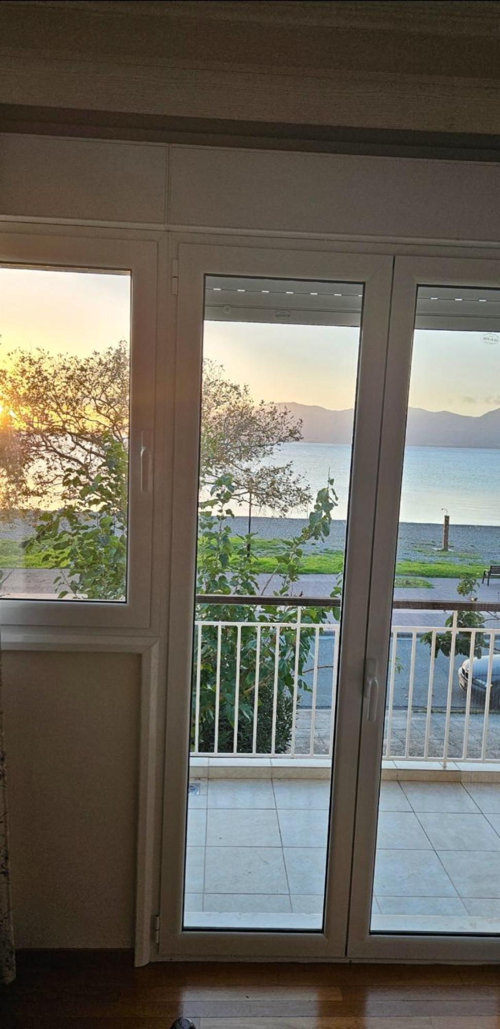 Nafpaktos Beach House Sea View Apartment First Floor Zewnętrze zdjęcie