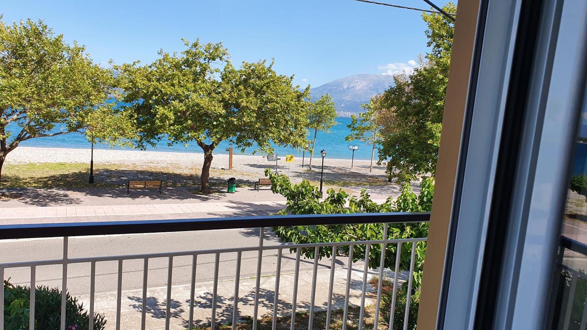Nafpaktos Beach House Sea View Apartment First Floor Zewnętrze zdjęcie